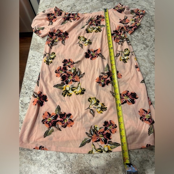 West loop off the shoulder dress Floral Medium NWT - Picture 7 of 8